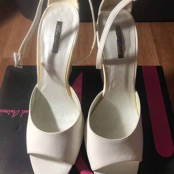 White wedges - Picture 2 of 3